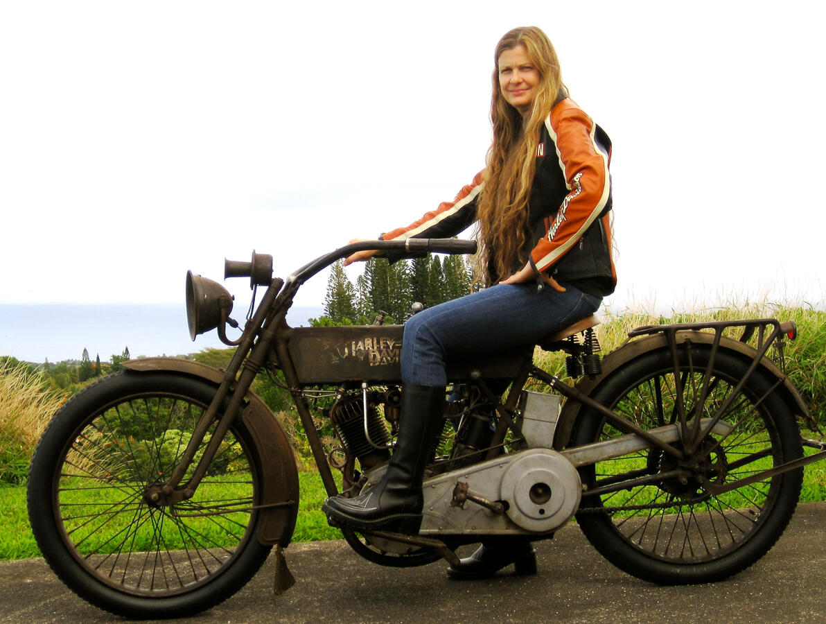 Christine Sommer-Simmons co-founded Women In The Wind in 1979.